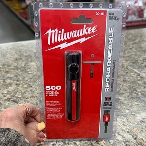 Milwaukee Rechargeable 500-Lumen Pocket Flashlight - Red/Black